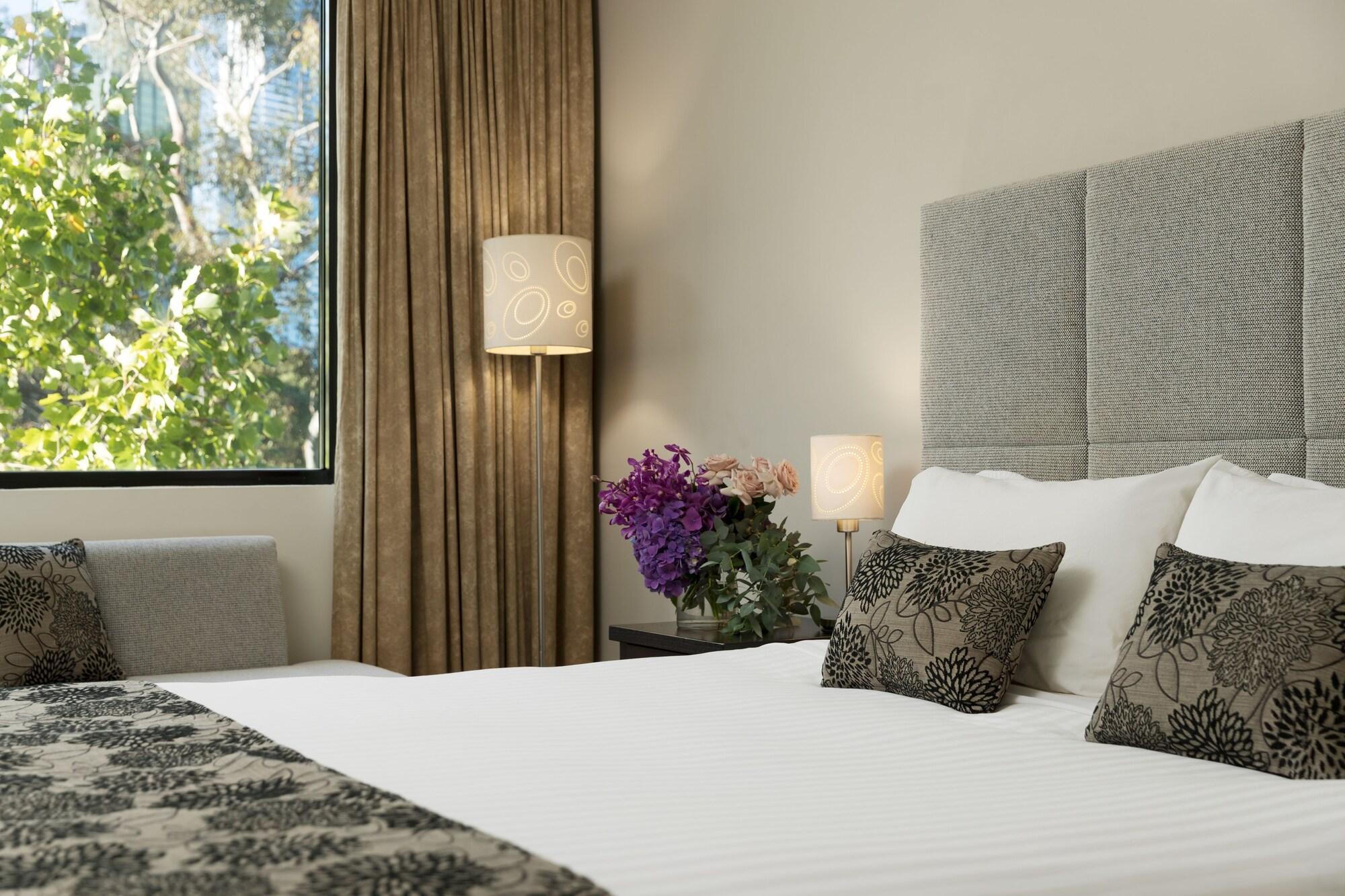 Crowne Plaza Melbourne Carlton By Ihg Hotel Exterior photo